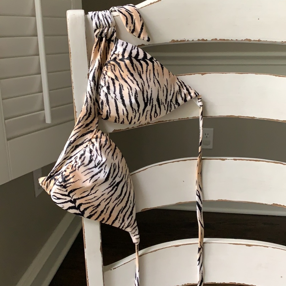 Victoria’s Secret Tiger-print Triangle Top 🐅